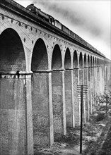 Train Crossing Welwyn Viaduct