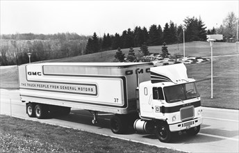 Semi Truck With Dragfoiler