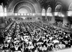 Dinner For Two Thousand at Union Station in Washington