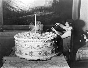 Woman Cuts 250 Pound Cake