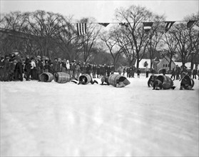Obstacle Ice Skating Race In Chicago