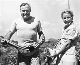 Hemingway, Wife And Pets