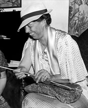 Eleanor Roosevelt Knitting