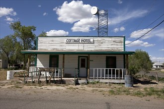 Historic Cottage Hotel, Route 66, Seligman, Arizona 2006