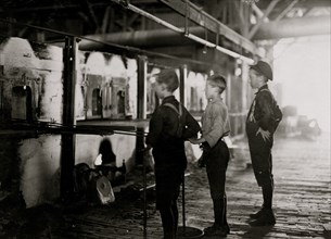 Boys at Lehr, Economy Glass Works 1908