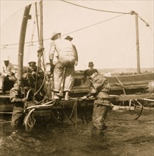 Wreck of the "Maine." First day of the divers 1898