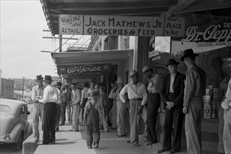 Street scene, San  Street scene, San Augustine, Texas 1938