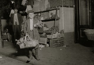 Selling Gum 1912