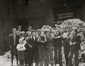 A group of workers at Greenabaum's Cannery, Seaford, Del.  1911