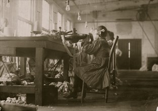 A young raveler in Loudon Hosiery Mills.  1910