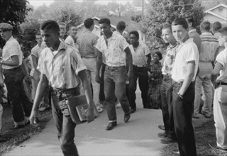 Clinton, TN, school integration conflicts 1956