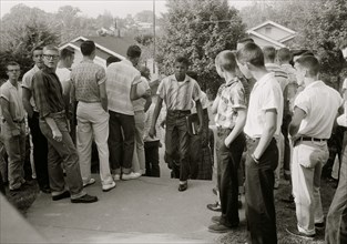 Clinton, TN, school integration conflicts 1956