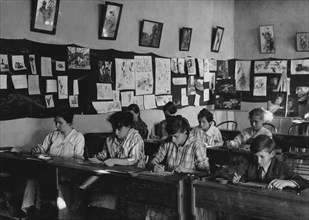 Art class. Training School for Deaf Mutes 1917