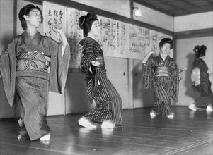 Azuma Odori dance