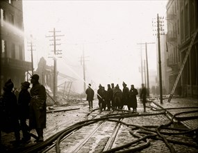 Baltimore fire, 1904] Fighting the fire on Balto. St. 1904