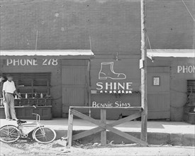 Bennie Sims New Orleans Shoe Shine Stand 1936