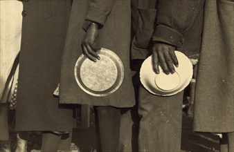 African Americans in the lineup for food in the camp for flood refugees 1937