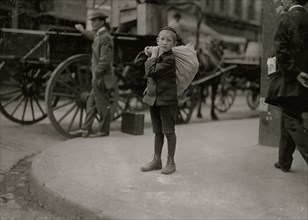 Carrying home decayed refuse from markets. 1909