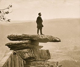 Chattanooga, Tennessee (vicinity). View of Umbrella Rock, Lookout Mountain 1864