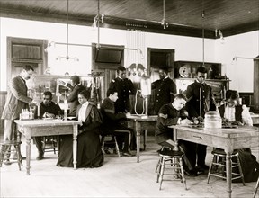 Class in capillary physics at Hampton Institute, Hampton, Virginia 1899