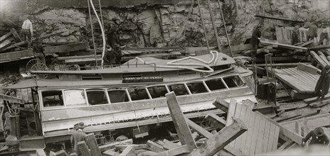 Collapse of East 10th street Ferry Train, Manhattan, NYC 1915