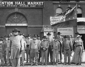 Confederate Veterans Reunion; old men in un Uniforms front of Nashville Convention Hall Market 1917