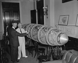 Congress sees model of new proposed American-designed dirigible, 1937