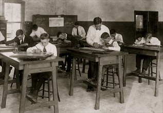 Continuation School - Temporary Quarters. Drawing class at Diamond School 1916