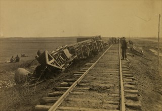 Engine "Government" ] down the "banks" near Brandy, April 1864 1863