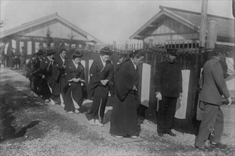 Family of Gen. Oyama at funeral