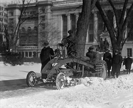 Ford C Tractor cleans Washington Streets of Snow 1924