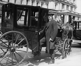 E.T. Meredith in carriage 1920