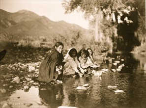 Taos children 1905