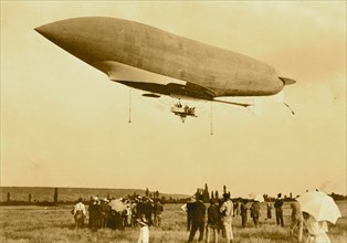 French military dirigible "République" leaving Moisson for Chalais-Mendon 1907