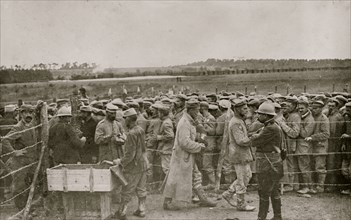 German prisoners in France return from work