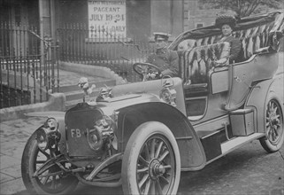 Lady de Blaquiere, in Auto, vehicles,  during Bath Pageant 1909