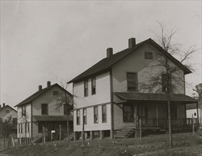 Housing conditions, Lindale, Ga. Not a thing neglected, except the child.  1913