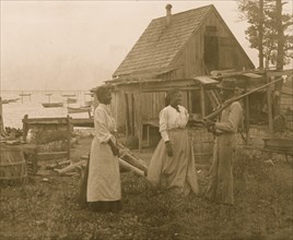 Hut of oyster fishermen, Chesapeake Bay 1905
