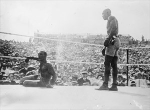 Jack Johnson Knocks out James Jeffries 1910