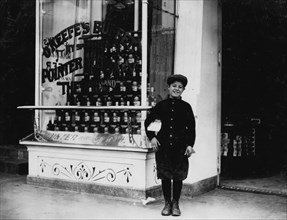 Joseph Bernstein, a 10 yr. old newsboy who had been selling in saloons along the way. 1912