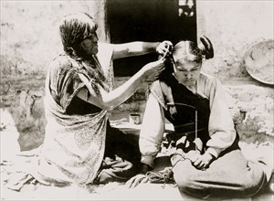 Hopi hair dresser, Arizona 1909