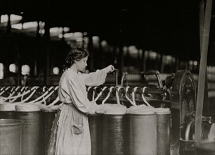 Lincoln Cotton Mill, Evansville, Ind. Girl at Slubber 1908