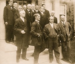 Lind, William Jennings Bryan, and others, on steps, Minneapolis, Minn, nown