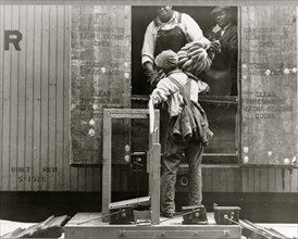 Loading bananas. Mobile, Alabama 1937