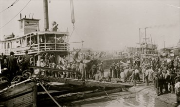 Louisiana Flood - refugees saved by government boat 1912