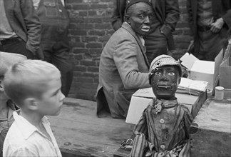Medicine show, Huntingdon with Black Face 1935