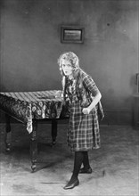 Mary Pickford in "Little Annie Rooney"