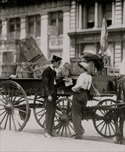 Messenger boys in no hurry. Union Square, N.Y. 1911