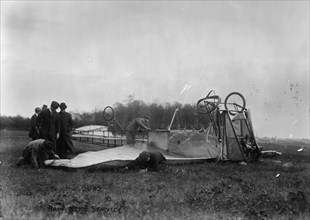 Moissant Machine wrecked 1915