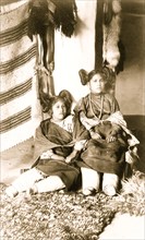 Mashi-honka-shi & friend at home 1898